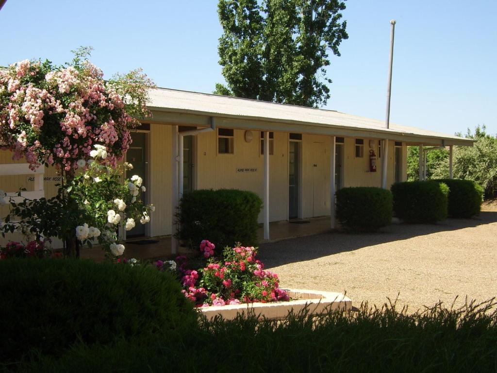 Garden Motor Inn Gundagai Dış mekan fotoğraf