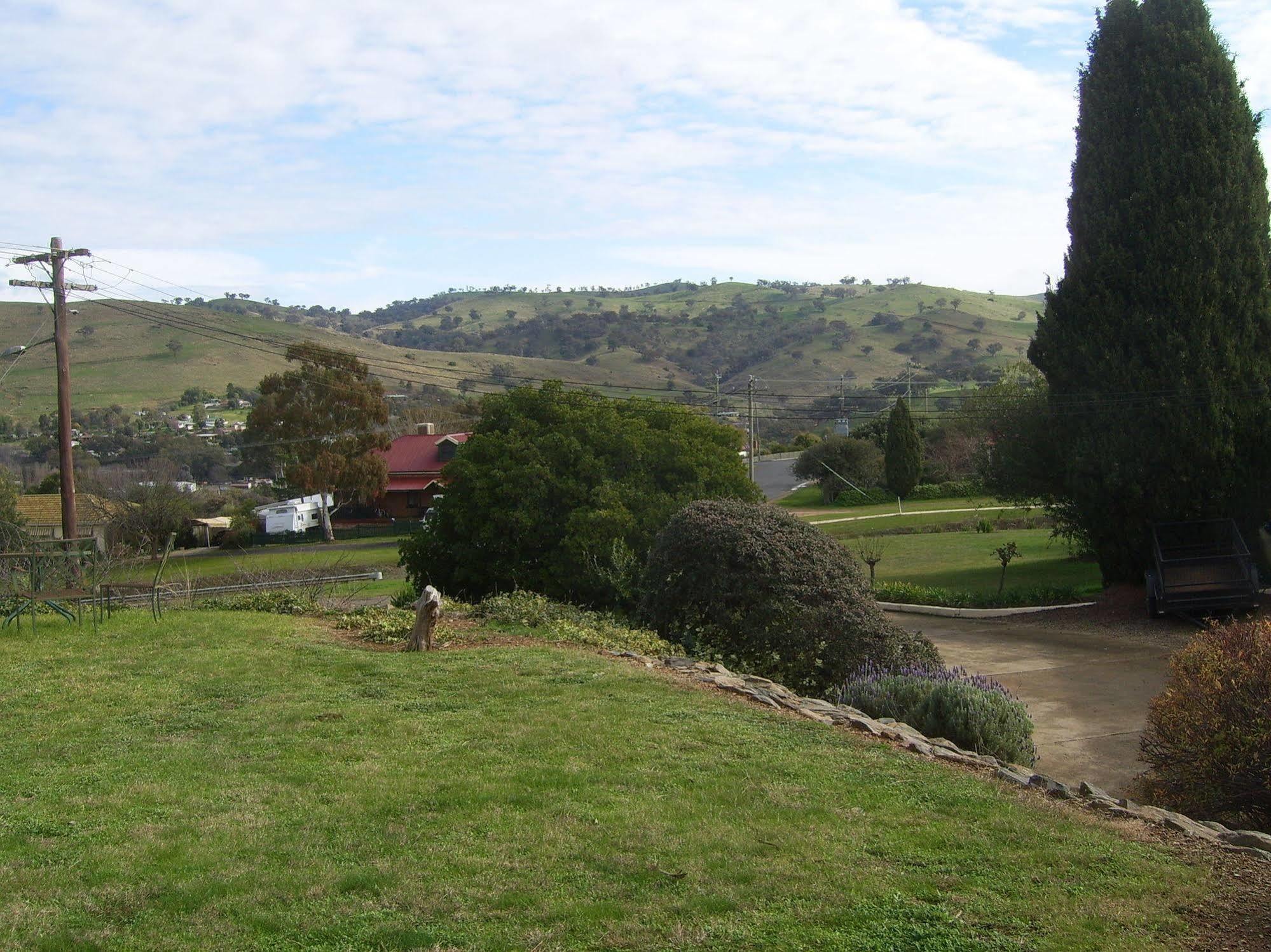 Garden Motor Inn Gundagai Dış mekan fotoğraf