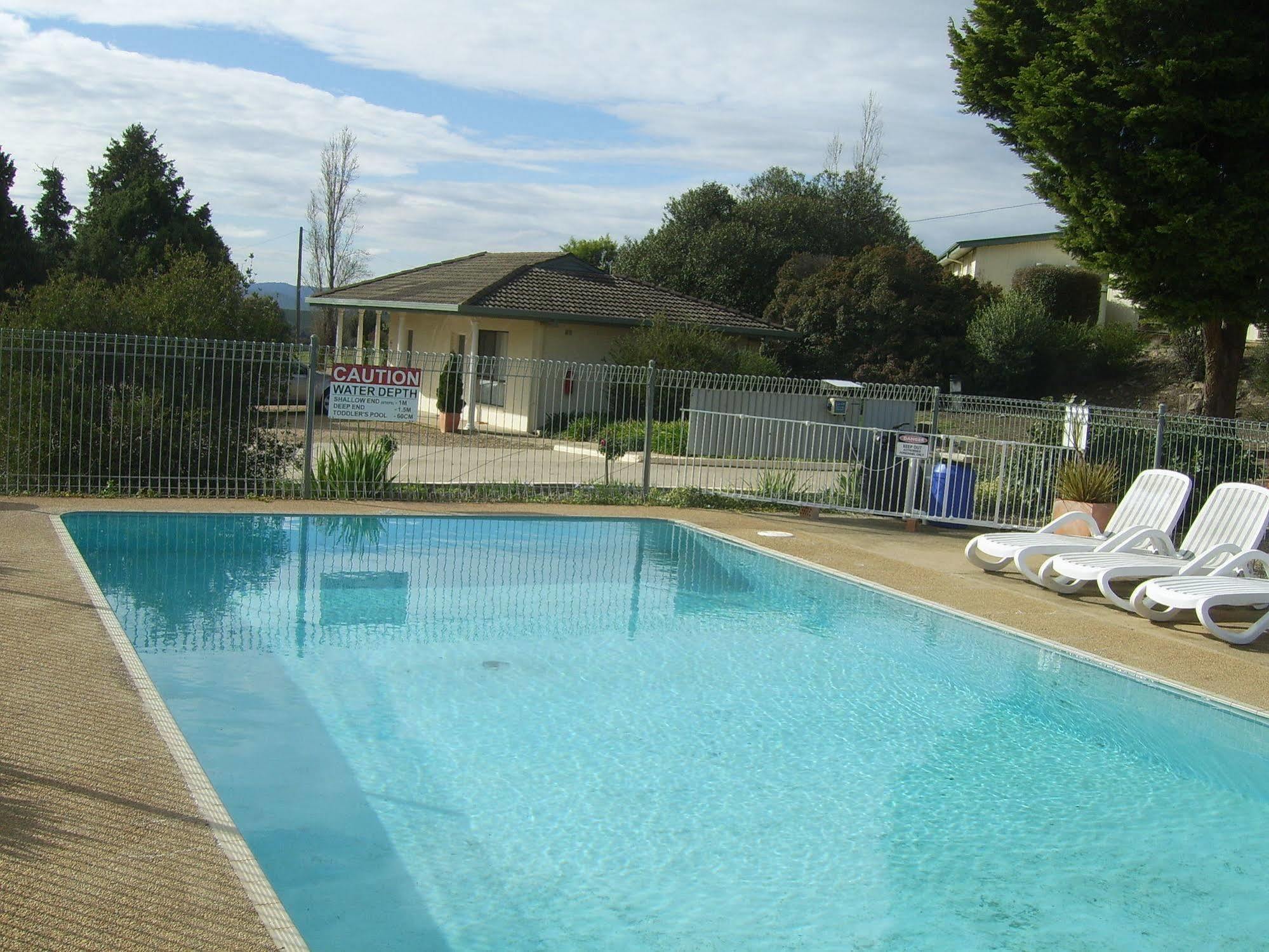Garden Motor Inn Gundagai Dış mekan fotoğraf